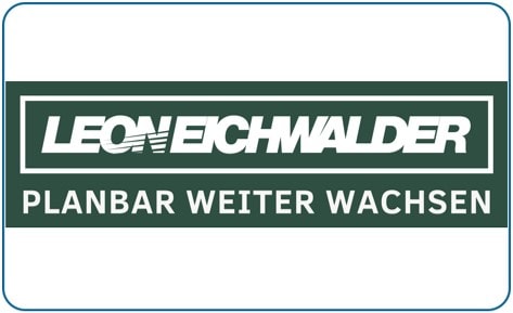 Logo mit grünem Hintergrund und weißem Text: "LEON EICHWALDER PLANBAR WEITER WACHSEN".