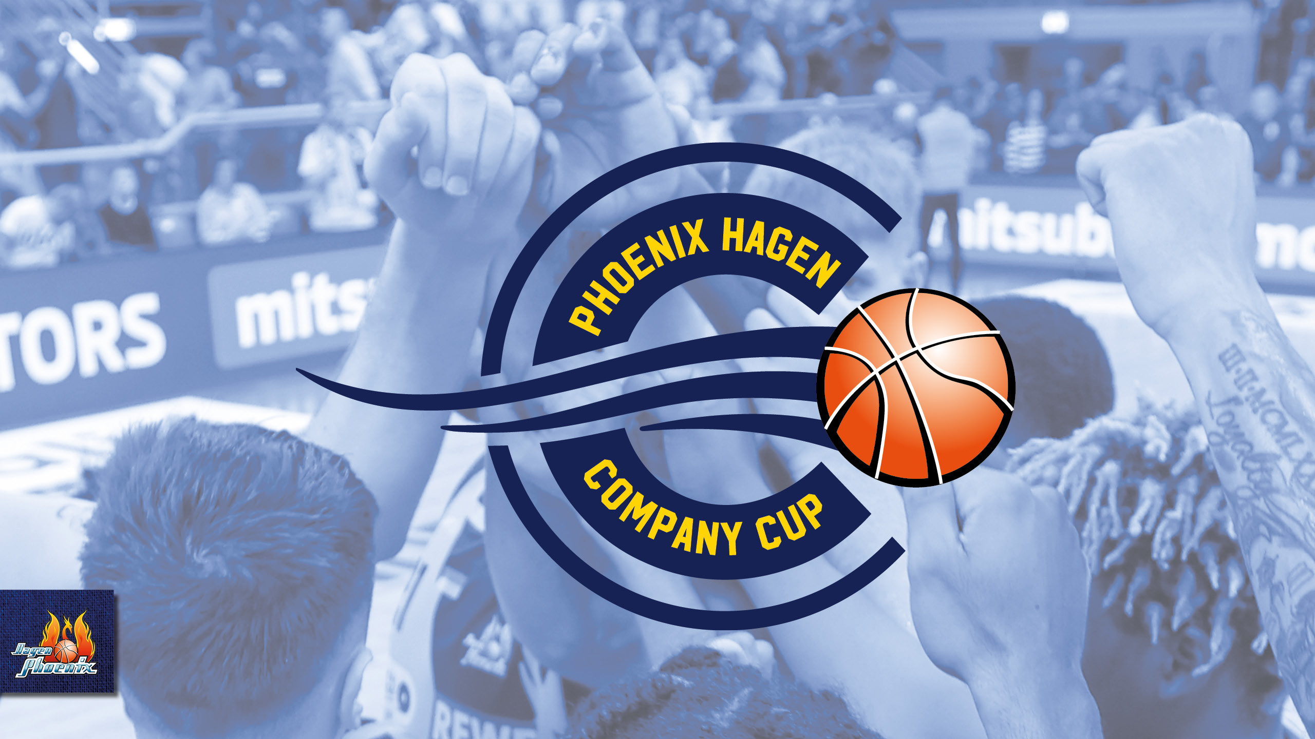 Gruppenjubel eines Basketballteams vor dem Phoenix Hagen Company Cup Logo, alle tragen Sportbekleidung.